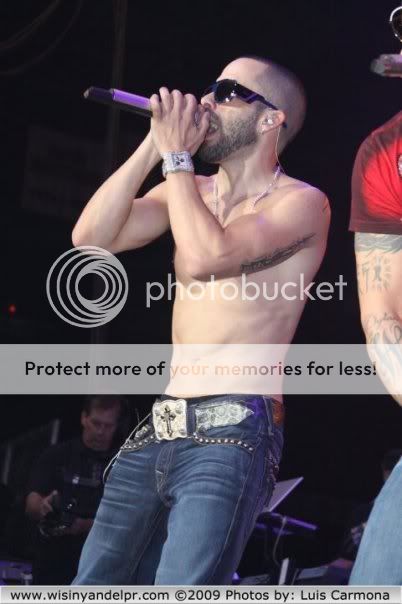 5 FOTOS YANDEL SIN CAMISA :cara_coqueta: