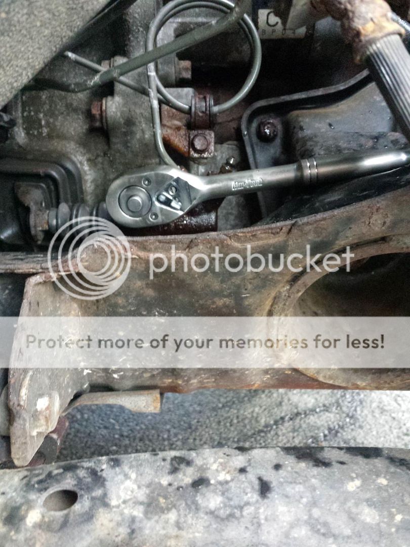 How To Change Your Clutch Slave Cylinder. Mazda MX5 Miata